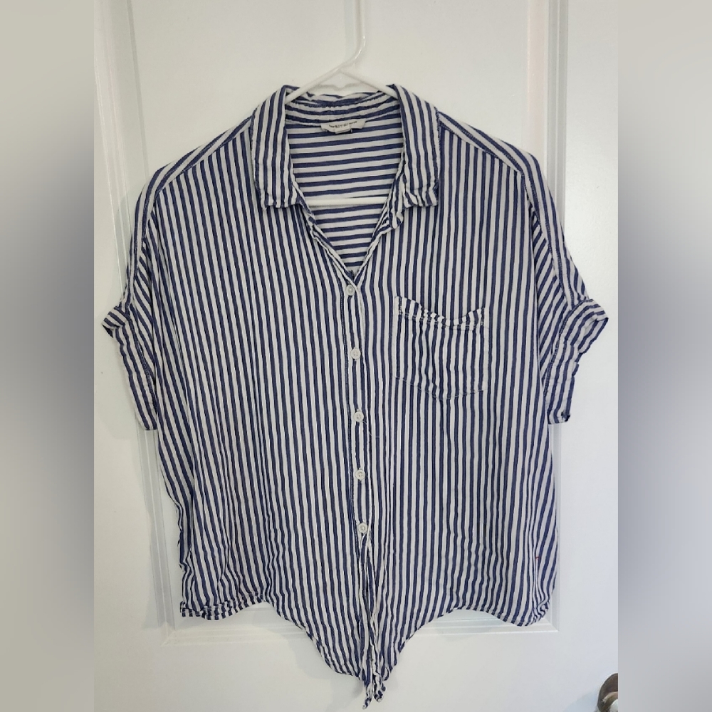 beachlunchlounge, blue/white stripe button down, tie, top